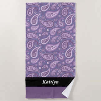 Personalisiertes lila Paisley-Muster Strandtuch