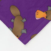 Personalisiertes lila platypus Namensmuster Fleecedecke (Ecke)