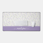 Personalisiertes lila Wildblumen-Monogramm Schreibtischunterlage (Tastatur & Maus)