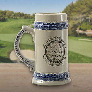 Personalisiertes Loch in einem klassischen Golf Bierglas