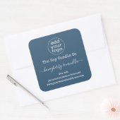 Personalisiertes Logo-Kerzensiegel auf blau Quadratischer Aufkleber (Umschlag)