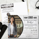 Personalisiertes Logo Realtor Broker Real Anwesen  Postkarte<br><div class="desc">Die Personalisierte Logo Realtor Broker Real Anwesen Agent Postcard, Ihr ultimatives Tool zur Erhöhung der echten Anwesen Marketing Kampagnen. Diese elegante und schicke Postkarte wurde sorgfältig konzipiert, um das Wesen Ihrer beruflichen Marke durch eine elegante, bearbeitbare Kalligraphie-Markendarstellung zu erfassen. Ob Sie ein erfahrener Immobilienmakler oder ein aufstrebender Makler für echtes...</div>