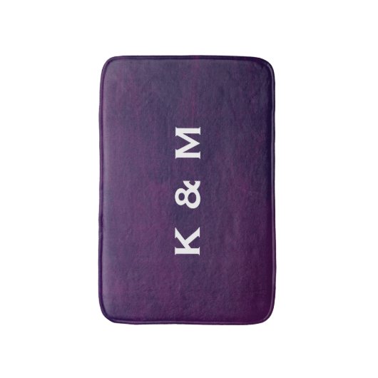 Personalisiertes Mit Monogramm Lila Badematte (Vorderseite Vertikal)