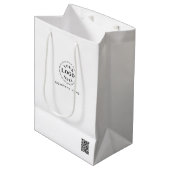 Personalisiertes mittelgroßes Geschenkpapier für d Mittlere Geschenktüte (Vorderseite Schrägansicht)