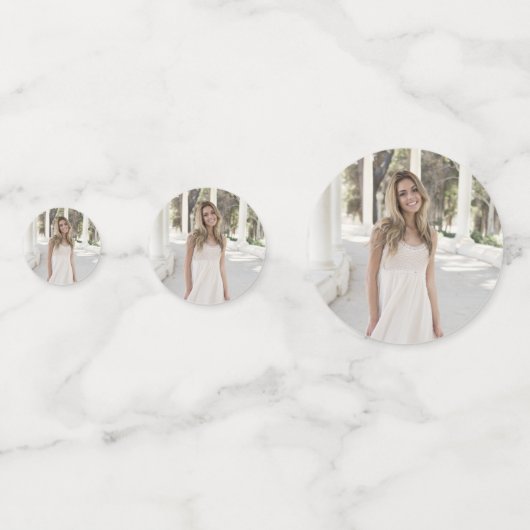 Personalisiertes modernes Black Gold Abschluss Fot Konfetti (Vorderseiten)