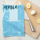 Personalisiertes Monogram Blue Swimming Pool Moder Geschirrtuch (Viertel Falte)