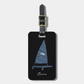 Personalisiertes Monogram Sailboat Racing Grau Gepäckanhänger (Vorderseite vertikal)