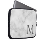 Personalisiertes Monogramm aus weißem Marmor und N Laptopschutzhülle (Vorne Rechts)