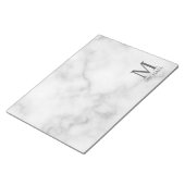 Personalisiertes Monogramm aus weißem Marmor und N Notizblock (angewinkelt)