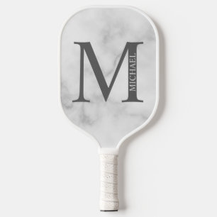 Personalisiertes Monogramm aus weißem Marmor und N Pickleball Schläger
