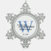 Personalisiertes Monogramm frisch blau Schneeflocken Zinn-Ornament (Vorderseite)