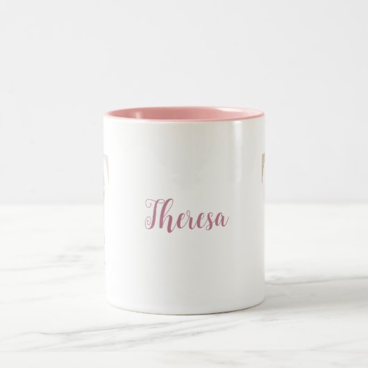Personalisiertes Monogramm Gold Letter T Rosa Zweifarbige Tasse (Mittel)