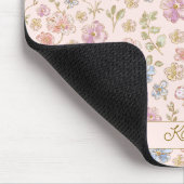 Personalisiertes Monogramm Hübsche Vintage-Blumen Mousepad (Ecke)