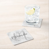 Personalisiertes Monogramm mit weißem Marmor und N Rechteckiger Pappuntersetzer (Vor Ort)