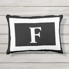 Personalisiertes Monogramm Schwarz-weiß Trendy Kissen Für Draußen