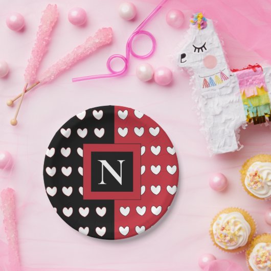 Personalisiertes Monogramm Schwarzes Weiß Herz Pappteller (Party)