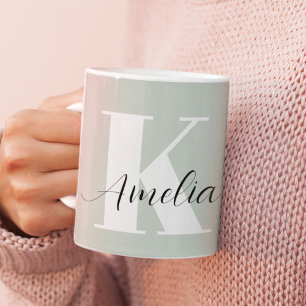 Personalisiertes Monogramm-Skriptformat Grün Kaffeetasse