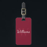 Personalisiertes Monogramm und Name Burgundy Red Gepäckanhänger<br><div class="desc">Personalisierte Monogram und Name Giftings zeigen einen personalisierten Namen im Stil eines Schriftartes mit weißem Skript und Monogramm im hellbordeauxroten Serif-Schriftart-Stil als Hintergrund,  auf bordeauxrotem Hintergrund.

Perfekt als Feriengeschenk,  Familienfavoriten,  Dankeschön für Trauzeugen und Geschenk für alle besondere Anlässe.</div>