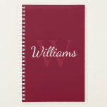 Personalisiertes Monogramm und Name Burgundy Red Planer<br><div class="desc">Personalisiertes Monogramm und Namensgeschenk enthält personalisierte Namen im Stil eines Schriftartes mit weißem Skript und Monogramm im hellbordeauxroten Serif-Schriftart-Stil als Hintergrund,  auf bordeauxrotem Hintergrund. Perfekt als Geschenk für ihn,  väterliches Geschenk und Geschenk für jeden besondere Anlass.</div>