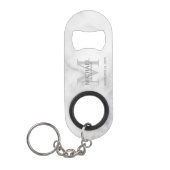 Personalisiertes Monogramm und Name des Trauzeugen Mini Flaschenöffner (Vorderseite)