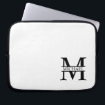Personalisiertes Monogramm und Name Laptopschutzhülle<br><div class="desc">Personalisierte Monogramm- und Namensgeschenke mit personalisierter Monogramm und Namen im klassischen Serif-Schriftart-Stil. Perfekt als väterliche Tagesgeschenke für Papa,  Geschenke für Großvater,  Ehemann,  Absolvent und mehr.</div>