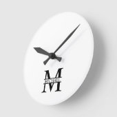 Personalisiertes Monogramm und Name Runde Wanduhr (Winkel)