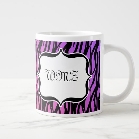 Personalisiertes Monogramm Wild Zebra Print Lila Jumbo-Tasse (Rechts)