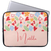 Personalisiertes Muster mit Herzen, Blumen, Kirsch Laptopschutzhülle (Vorderseite)