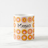 Personalisiertes Muster orangefarbener Kreise Mitt Kaffeetasse (Mittel)