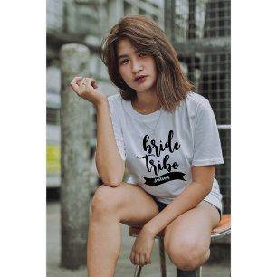 Personalisiertes Namensband Moderne Schrift Braut  T-Shirt