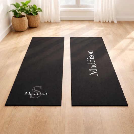 Personalisiertes Namensmonogramm Schwarz Charcoal  Yogamatte