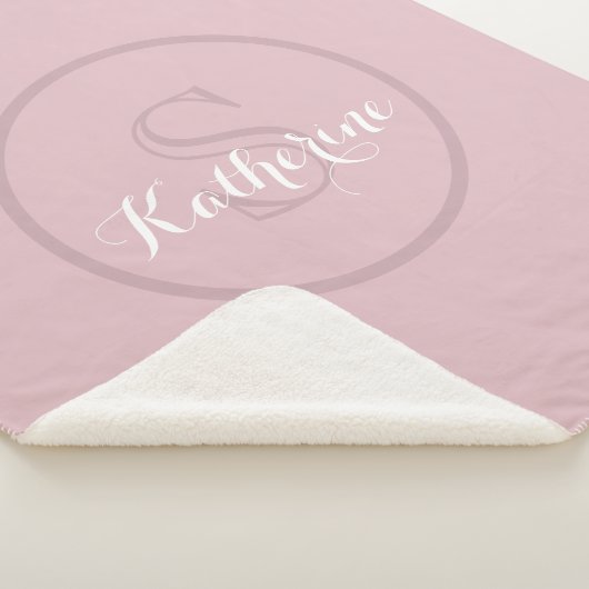 Personalisiertes Namensmonogramm Staubrose Sherpadecke (3/4)