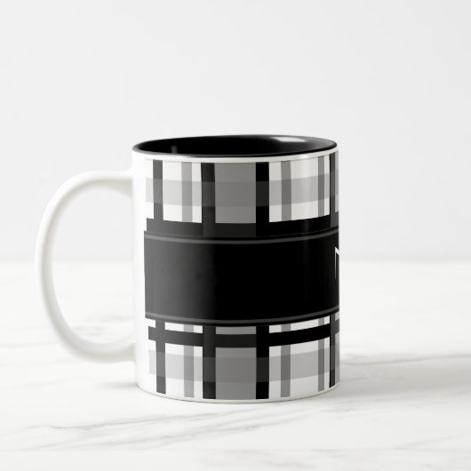 Personalisiertes Namensschwarzweiss-kariertes Zweifarbige Tasse (Links)