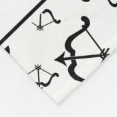 Personalisiertes Namensweiß beugt Pfeile Fleecedecke (Ecke)