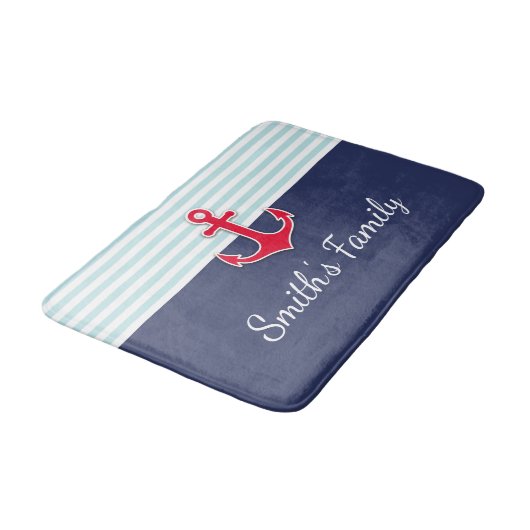 Personalisiertes nautisches Design mit Familiennam Badematte (Schrägansicht)