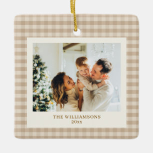 Personalisiertes neutrales Beige-Gingham-Familienf Keramikornament
