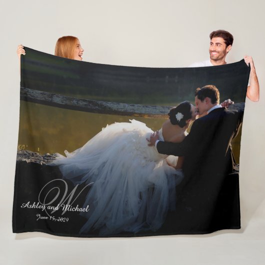 PERSONALISIERTES NEWLYWES KEEPSAKE Monogramm Foto Fleecedecke (Beispiel)