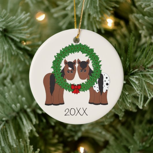 Personalisiertes Niedliches Pferd Weihnachtskranz Keramik Ornament (Baum)