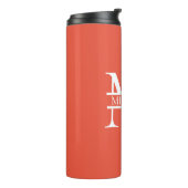 Personalisiertes Orange Monogramm und Name Thermosbecher (Nach links gedreht)