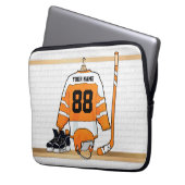 Personalisiertes Orange- und Weißeisenhockey Jerse Laptopschutzhülle (Vorderseite Links)