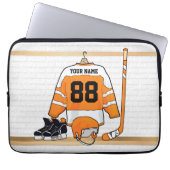 Personalisiertes Orange- und Weißeisenhockey Jerse Laptopschutzhülle (Vorderseite)