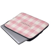 Personalisiertes Pastell-Rosa Gingham Laptopschutzhülle (Vorne Knopf)