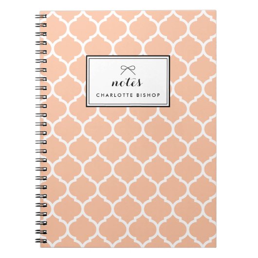 Personalisiertes Peach Quatrefoil Muster Notizblock (Vorderseite)