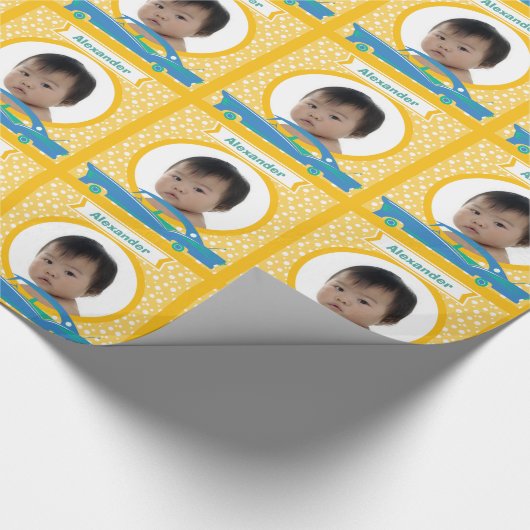 Personalisiertes Race Car Baby Foto Wrapping Paper Geschenkpapier (Ecke)