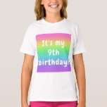 Personalisiertes Rainbow-Birthday-Girl T-Shirt<br><div class="desc">Fügen Sie Ihre eigenen Wörter und/oder Namen hinzu! Dieser prächtige,  helle Regenbogenfarben-Farbverlauf ist ein großer Spaß für Ihre Geburtstagsfeier oder jeden Tag! Ideal für Kinder,  Jugendliche und Erwachsene! Entworfen in Washington Staat,  USA für Ihr Vergnügen. Danke,  dass du unabhängige Künstler unterstützt hast!</div>