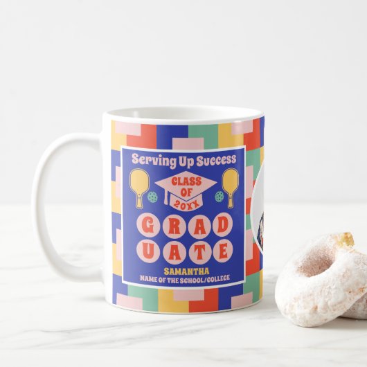 Personalisiertes Retro Pickleball Abschluss Foto Kaffeetasse (Mit Donut)
