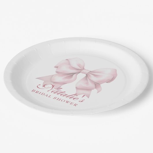 Personalisiertes rosa Bow-Brautparty Extravagant Pappteller (Schrägansicht)