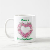 Personalisiertes rosa, florales Herz Kaffeetasse (Links)