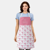 Personalisiertes rosa Schleifenmuster-Monogramm Schürze (Getragen)