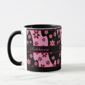 Personalisiertes rosa schwarzes rotes Blumenmuster Tasse (Links)